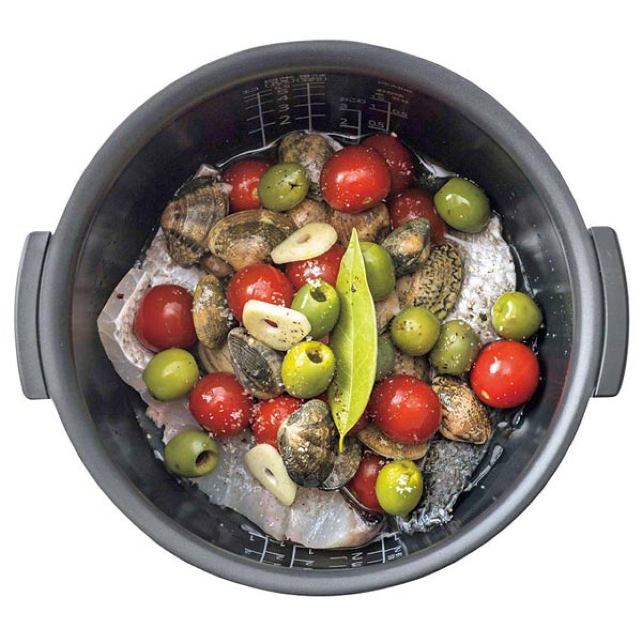 炊飯器で「アクアパッツァ」を簡単調理。材料を入れてスイッチ「ピ！」で完成（画像2）