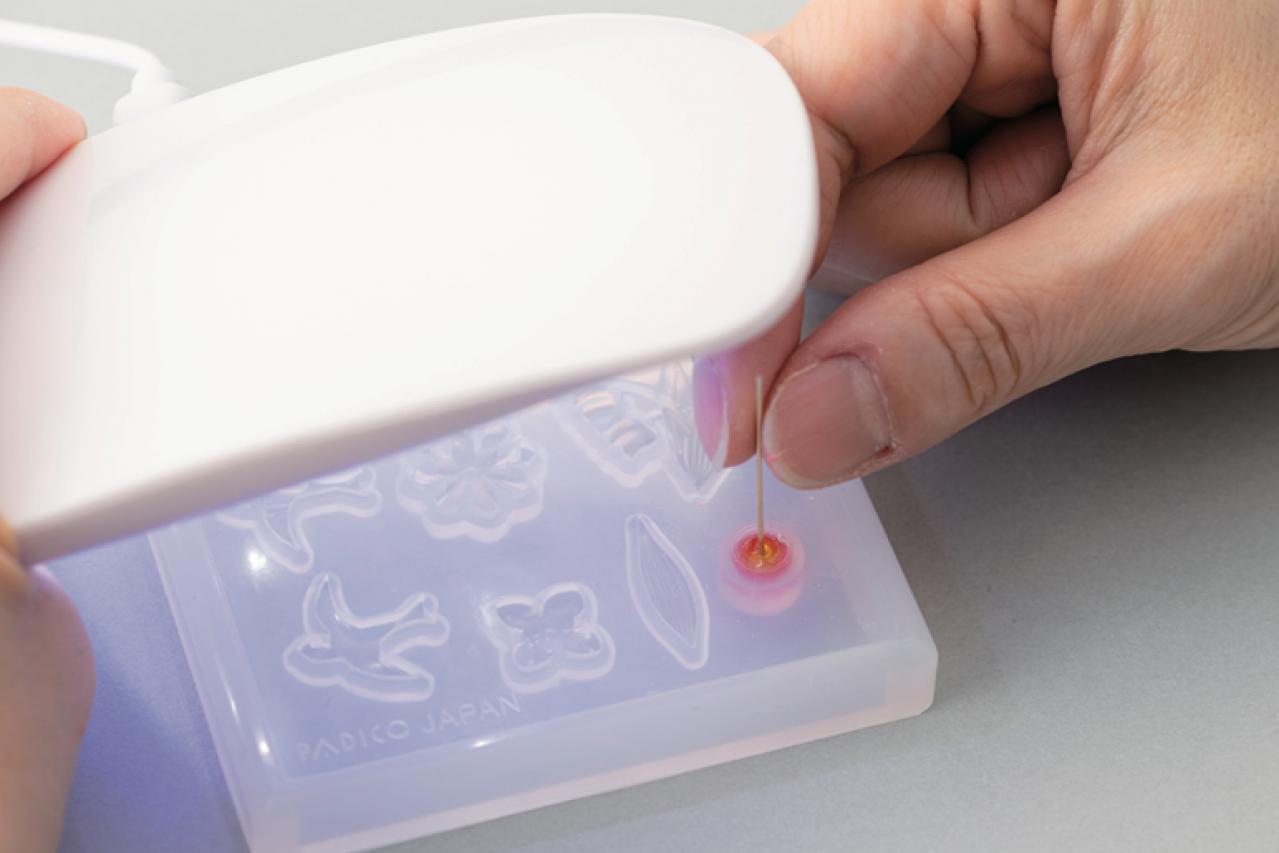 【レジン】アクセサリー作りに必要な「基本テクニック」を紹介（画像7）