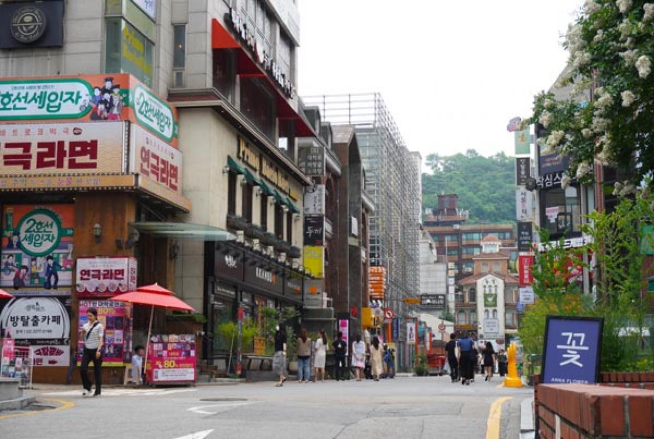 路地裏散歩が楽しい街「大学路」。「星から来たあなた」「ホテルデルーナ」などロケ地もたくさん！パク・ボゴム出演のミュージカルの劇場も【韓国ドラマ】（画像5）