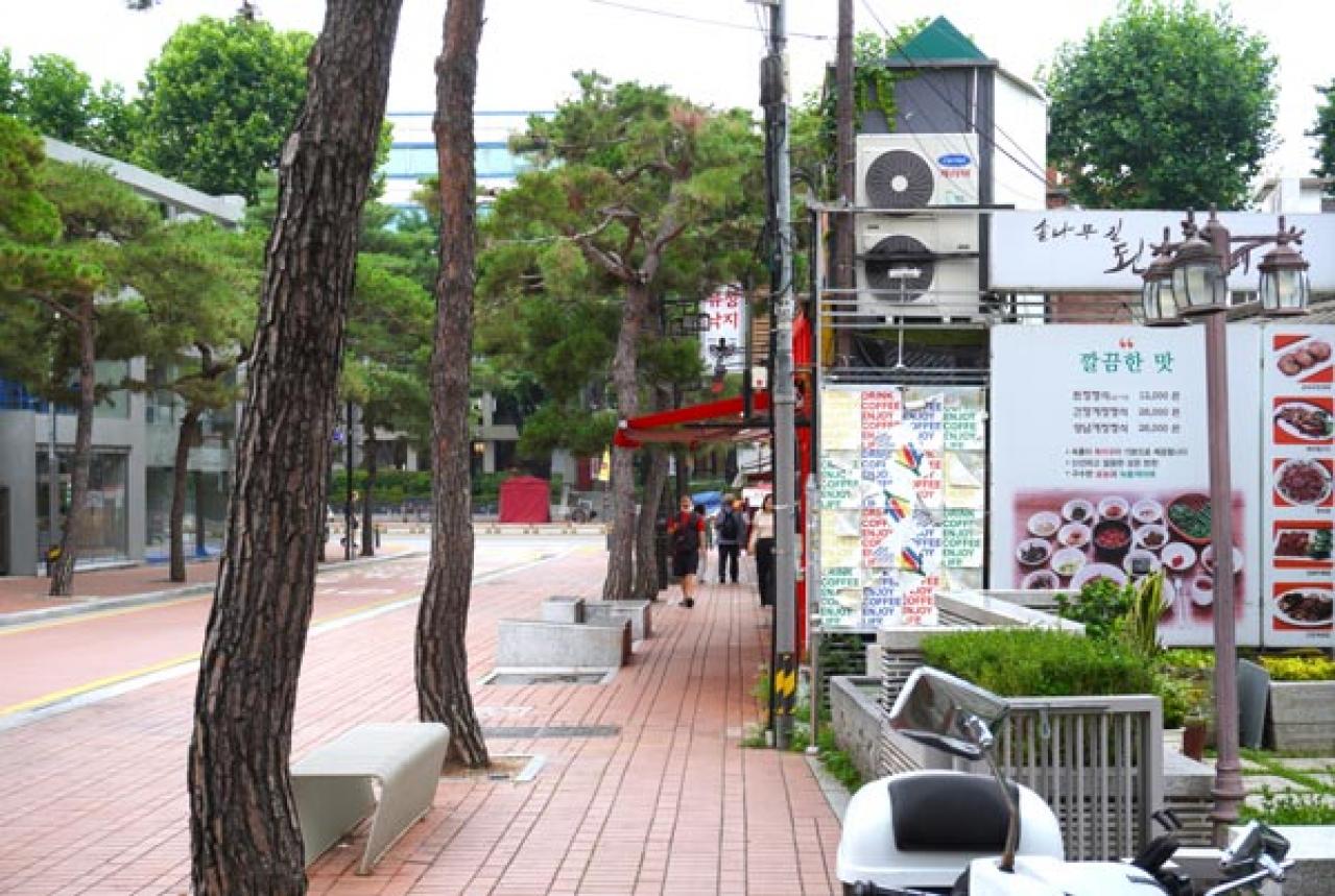 路地裏散歩が楽しい街「大学路」。「星から来たあなた」「ホテルデルーナ」などロケ地もたくさん！パク・ボゴム出演のミュージカルの劇場も【韓国ドラマ】（画像17）