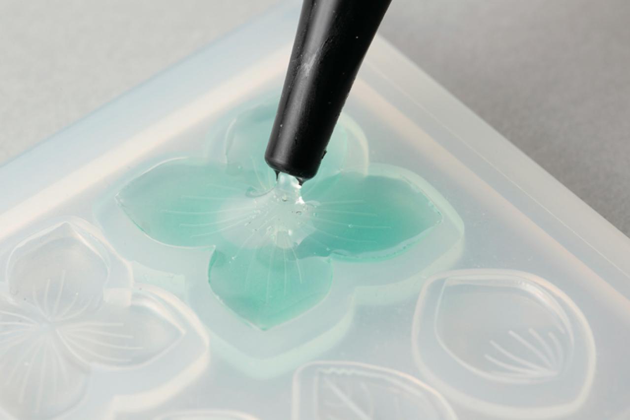 【レジンアクセサリー】簡単！ プレゼントにもおすすめ「蓮の花のヘアピン」（画像6）