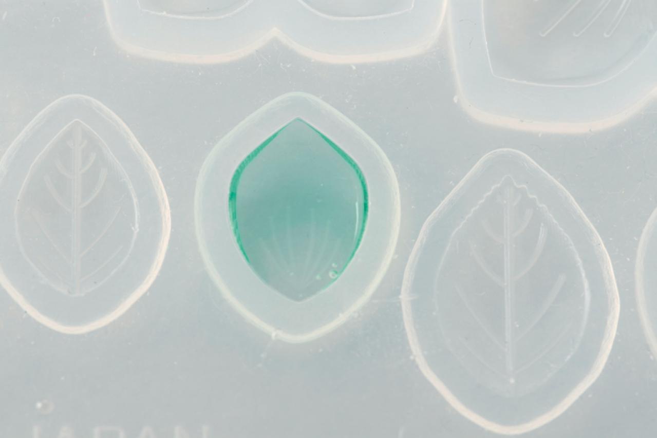 【レジンアクセサリー】簡単！ プレゼントにもおすすめ「蓮の花のヘアピン」（画像9）