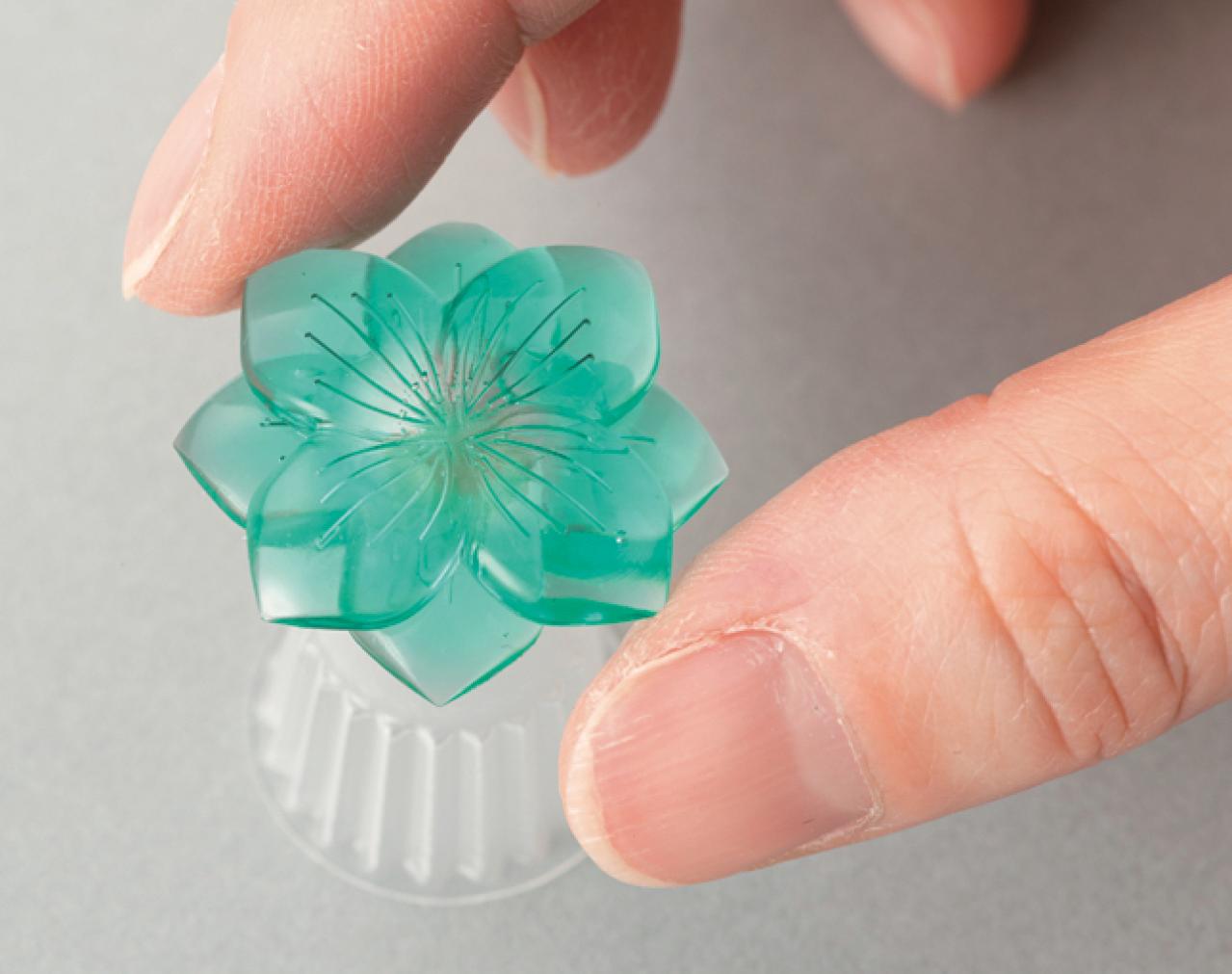 【レジンアクセサリー】簡単！ プレゼントにもおすすめ「蓮の花のヘアピン」（画像13）