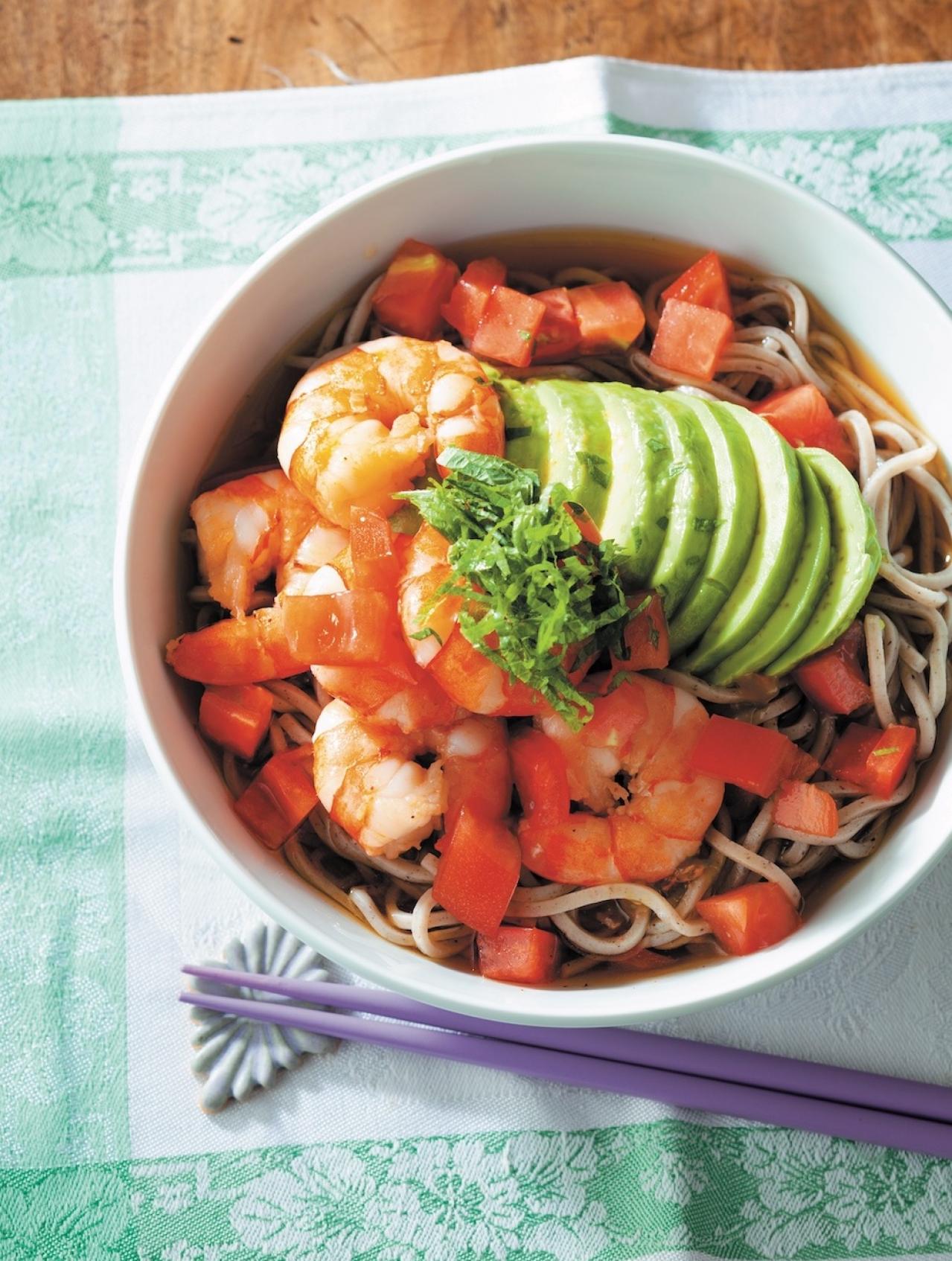 夏のランチに大活躍！ 簡単＆ヘルシーな【冷たいそば】レシピ2選「チャプチェ風」「えび×アボカド」（画像3）