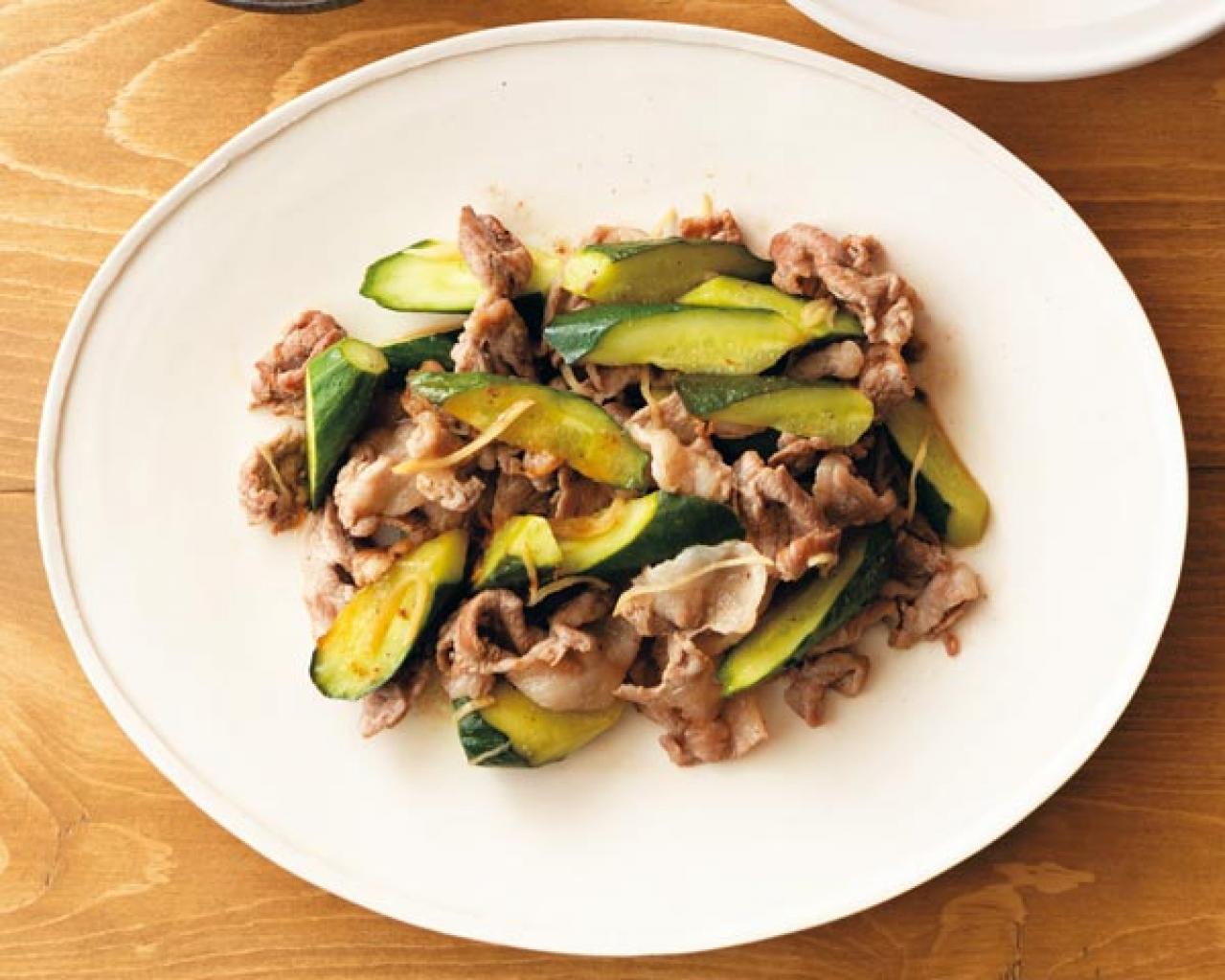 【ダイエット献立】たんぱく質たっぷりの「豚肉ときゅうりのさわやかいため」。1人分の材料費199円以下で節約にもなる！（画像2）