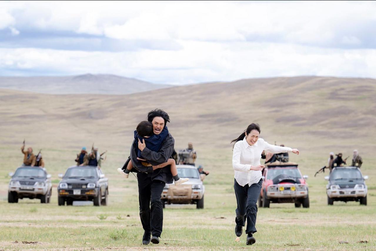 【VIVANT第9話】林遣都の演技に注目が集まる。「役所広司になるのに違和感がなくなってきた」の声も