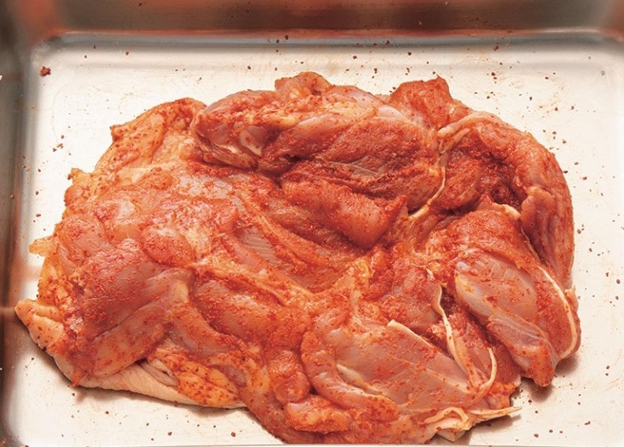 パリパリの皮がおいしい【鶏肉のカチャトーラ】でおうちバル｜「パスタ世界一」弓削シェフの至福の家イタリアン（画像4）