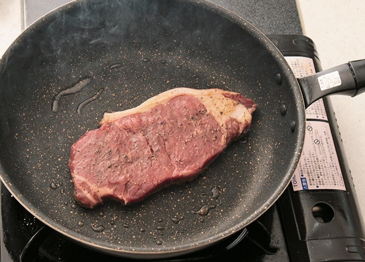 安い肉でも絶品【ステーキ】レシピ｜「パスタ世界一」弓削シェフの至福の家イタリアン（画像6）