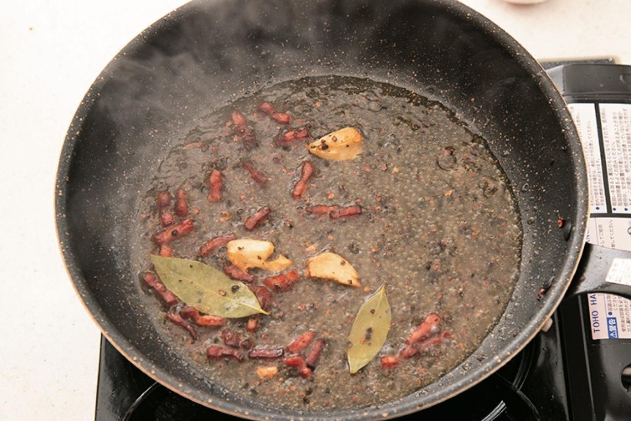 牛乳、生クリームを使わずに濃厚！【カルボナーラ】「パスタ世界一」弓削シェフの至福の家イタリアン（画像4）