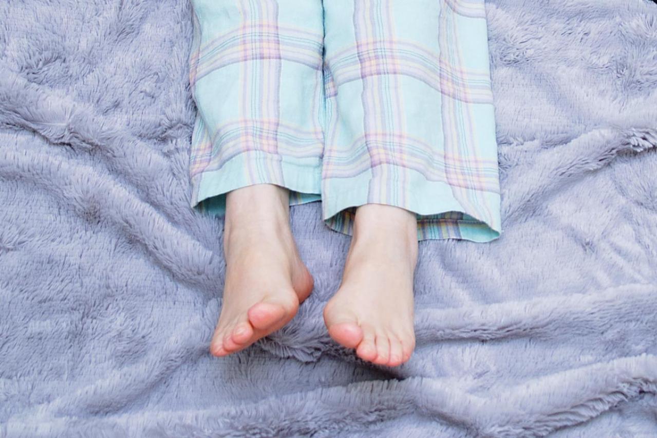 「足がつる！」を日頃から防ぐ「波止場のポーズ」とは？【こむら返り】