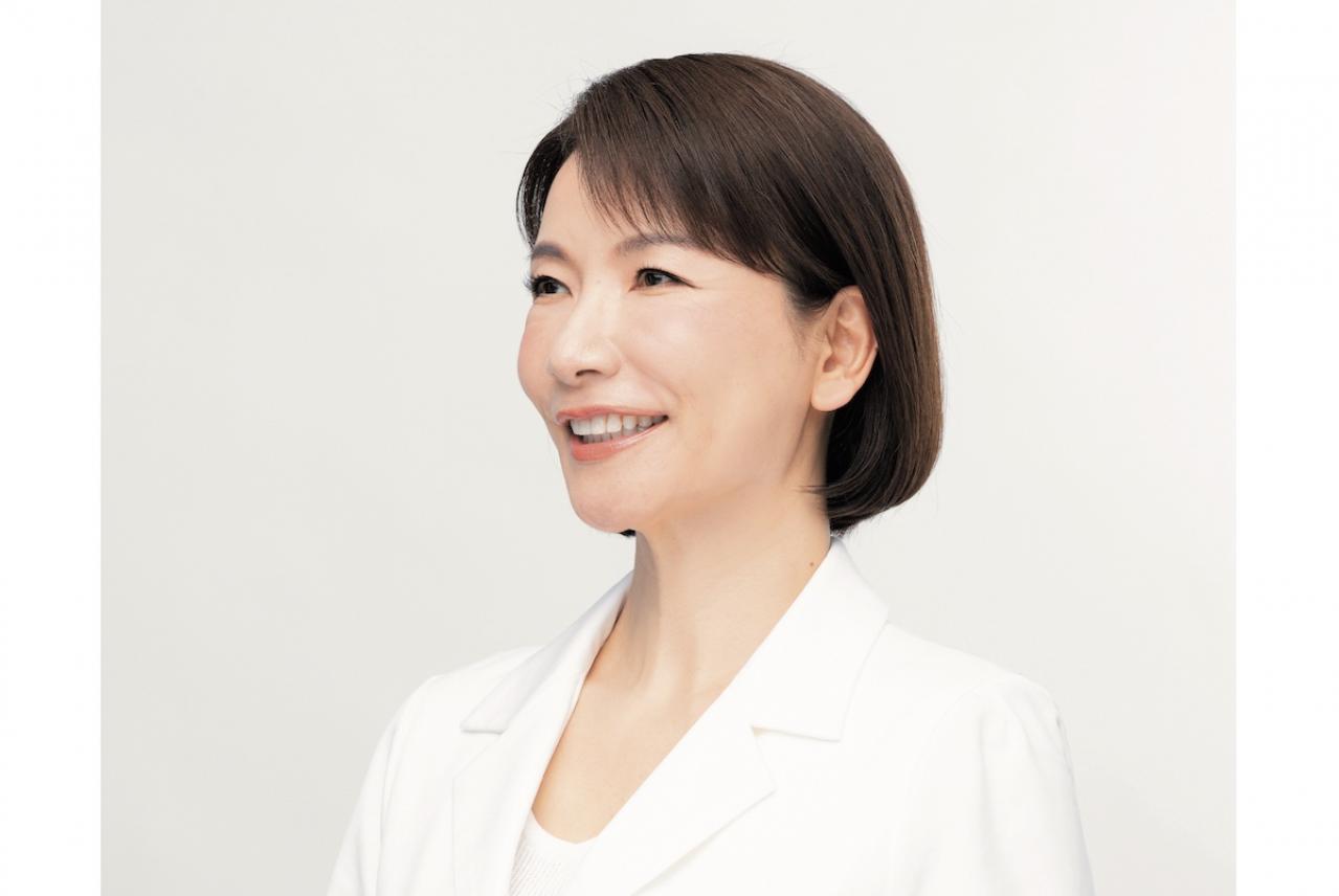 たるんだ口まわりを引き上げて、若々しい顔になる方法とは？ 村木宏衣さんの「奇跡のたるみリフト」