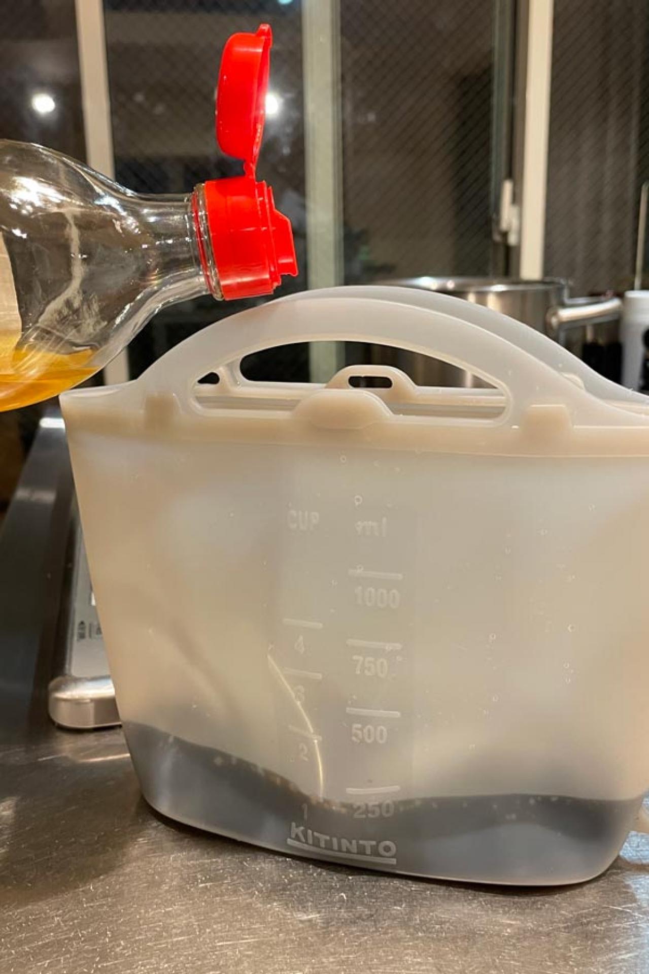 【スリコ】の「シリコーンフードバッグ」は時短家事に超優秀な調理グッズ（画像3）