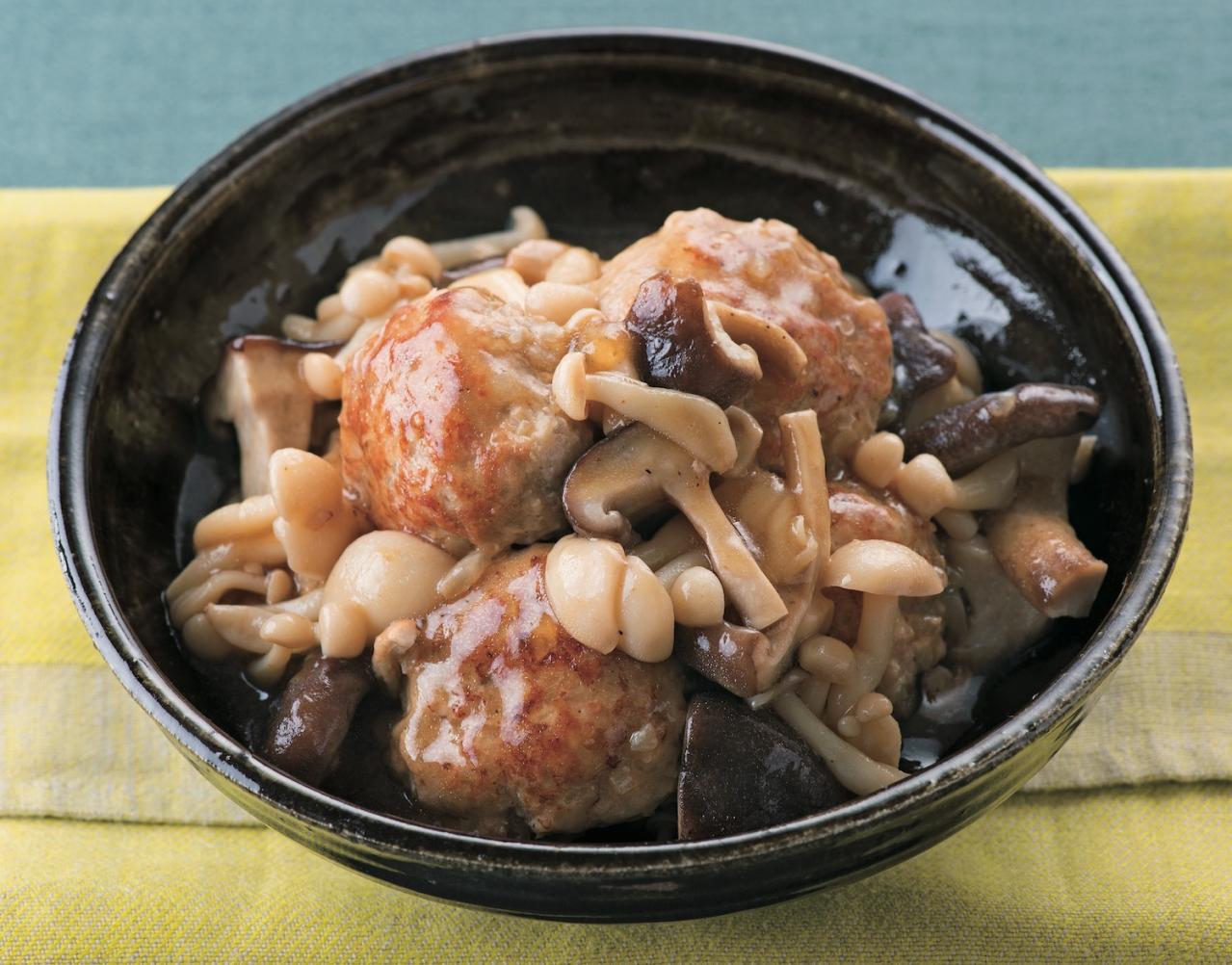 秋に食べたい【きのこ×肉の主菜】3選「肉団子の中華煮」「里いものシチュー」「手羽の素揚げ」（画像2）