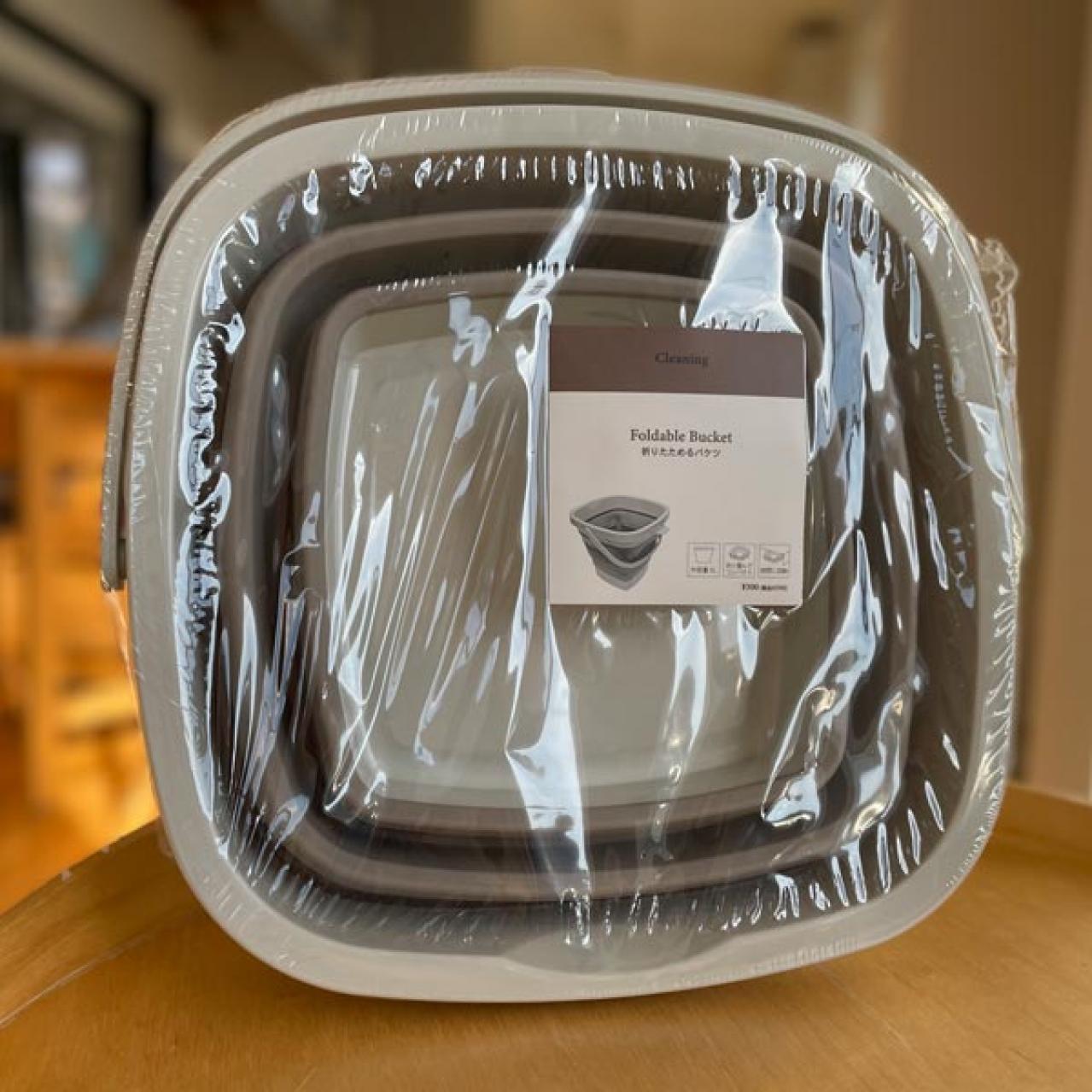 【スリコ】「折りたためるバケツ5L」は、収納スペースの悩みを一掃！小物のつけ置き洗いにぴったり（画像2）