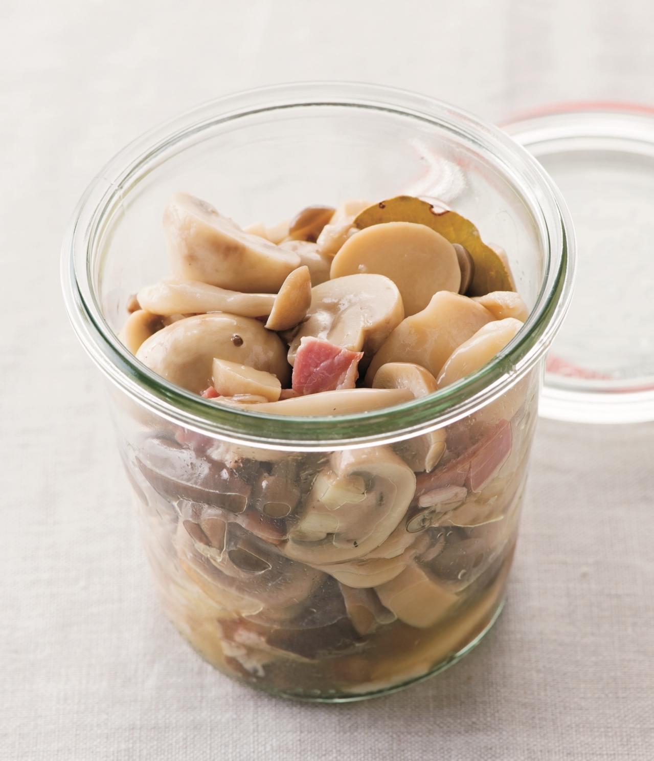 おかずがパパッと完成！【きのこの洋風作りおき】3〜4日保存可能な「ガーリックオイル煮」とアレンジレシピ（画像2）