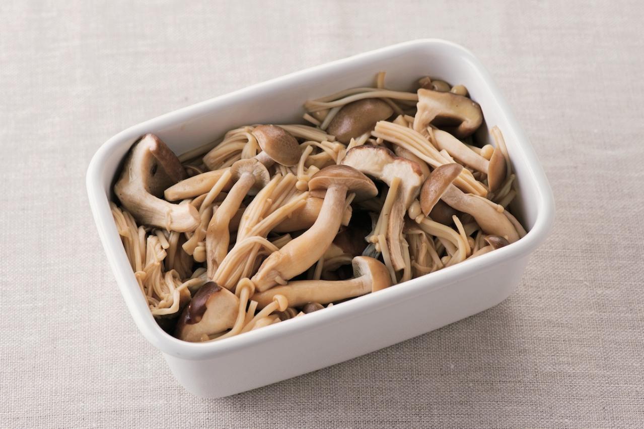今が旬！【きのこの作りおき】毎日のおかず作りがラクになる「だししょうゆ煮」とアレンジレシピ