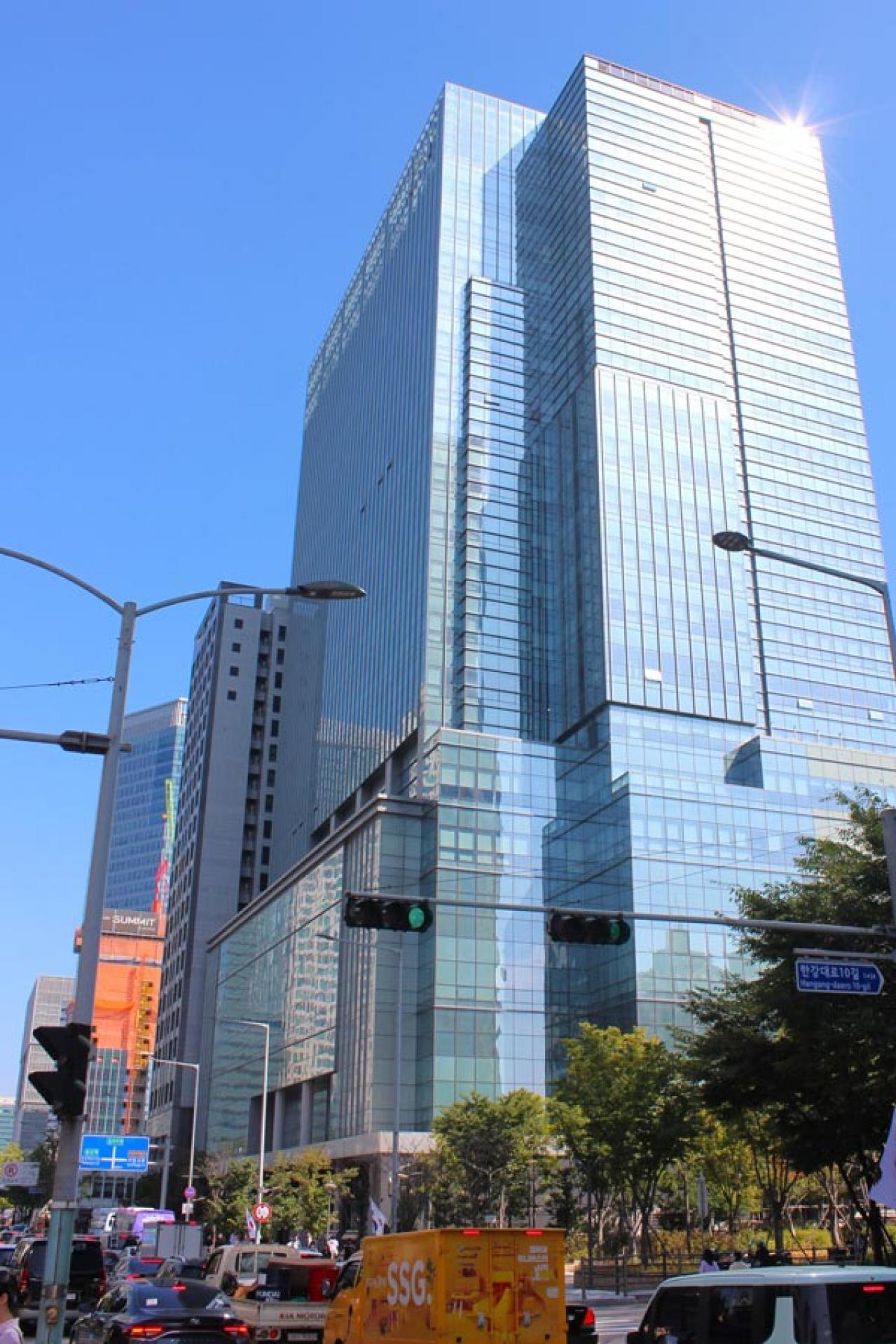 ビューが最高な漢江の中州・ノドゥル島。BTSの事務所と絶品ワカメスープを求めて龍山～三角地に。JIMINの誕生日を祝うラッピングバスも！（画像8）