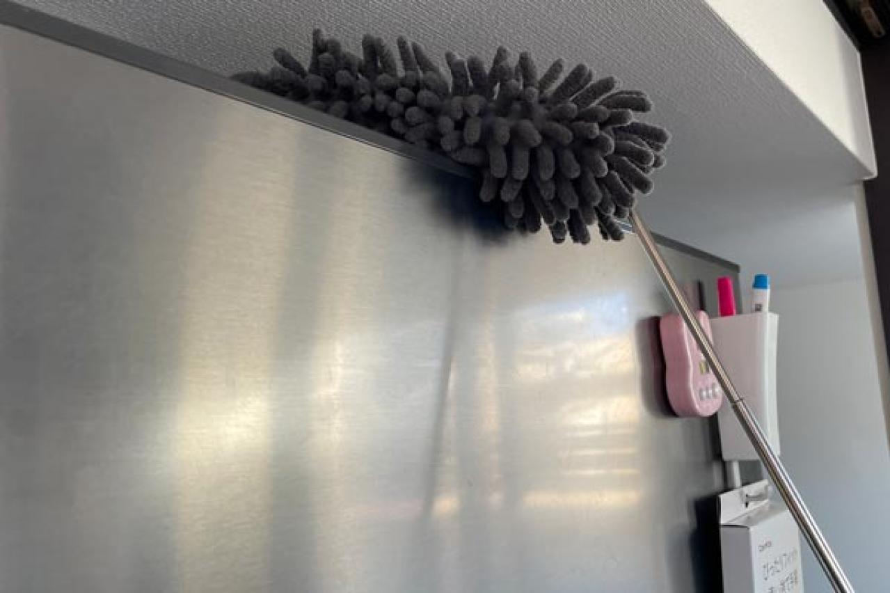 【スリコ】の伸縮モップは隙間の汚れをぐいぐいからめとってくれる実力派（画像6）