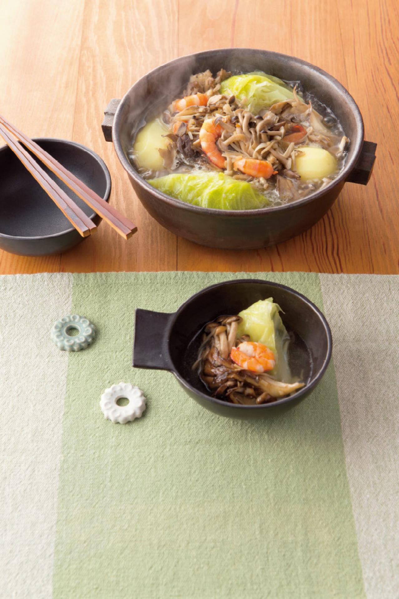 【鍋レシピ】野菜で免疫力アップ！「きのことえびのにんにく鍋」「かきとごぼうのカレー鍋」（画像2）
