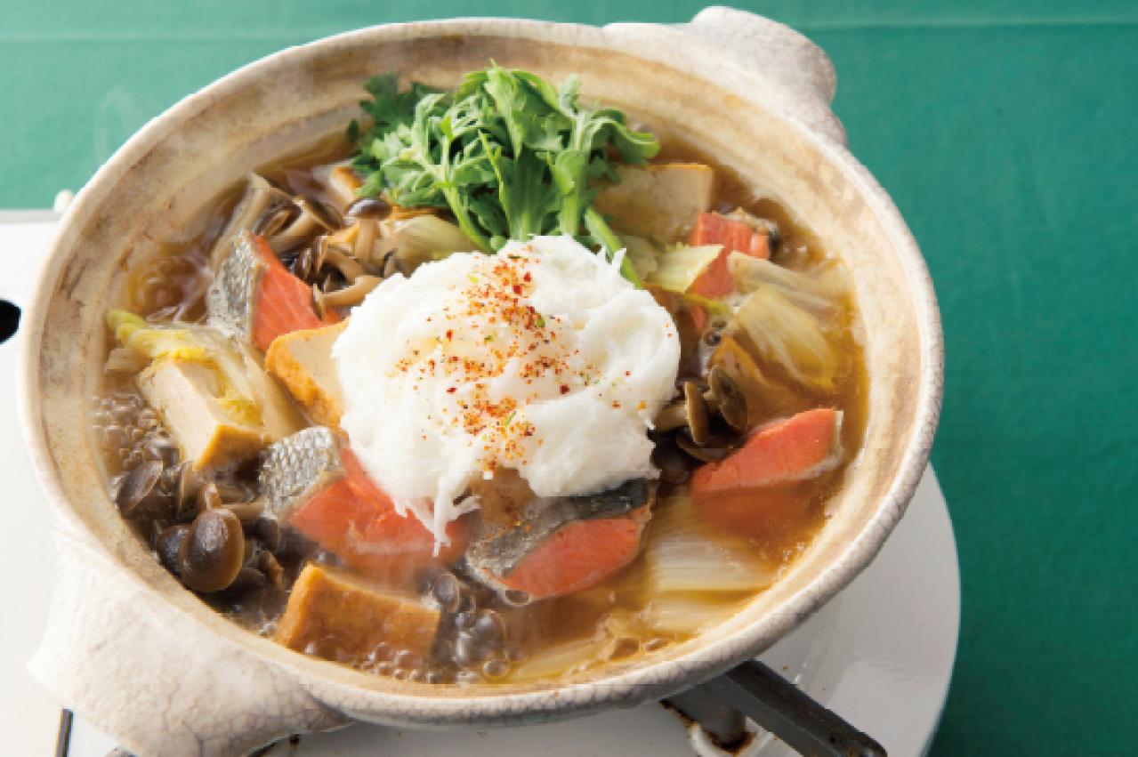 腸活におすすめの【鍋レシピ】3選「鮭のとろろ鍋」「鶏肉のにら納豆鍋」「ミルクかぼちゃ鍋」（画像2）