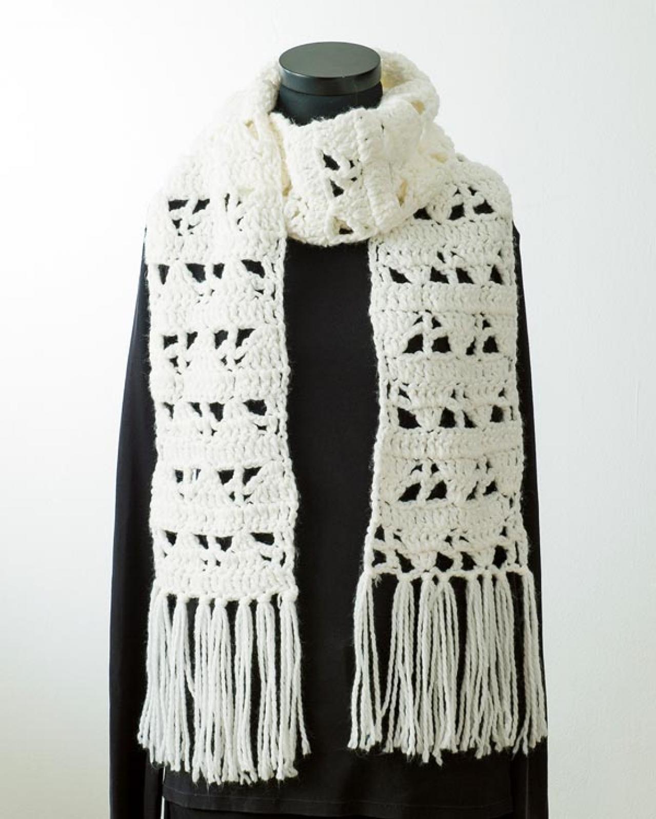 簡単でかわいい！マフラー巻き方2選「プレーンロール」と「ダブルクロス」（画像2）