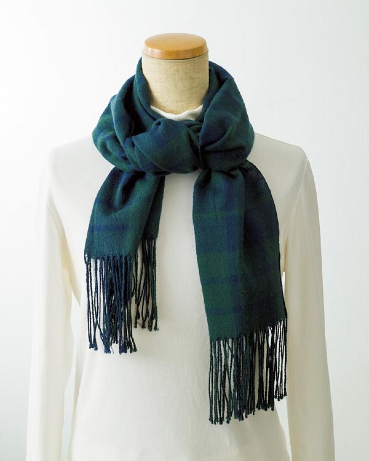 簡単でかわいい！マフラー巻き方2選「プレーンロール」と「ダブルクロス」（画像6）