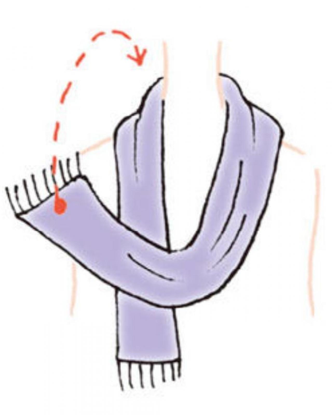 マフラーの巻き方【2選】「ワンループ」と「シンプルクロス」 簡単で大人かわいい！（画像8）