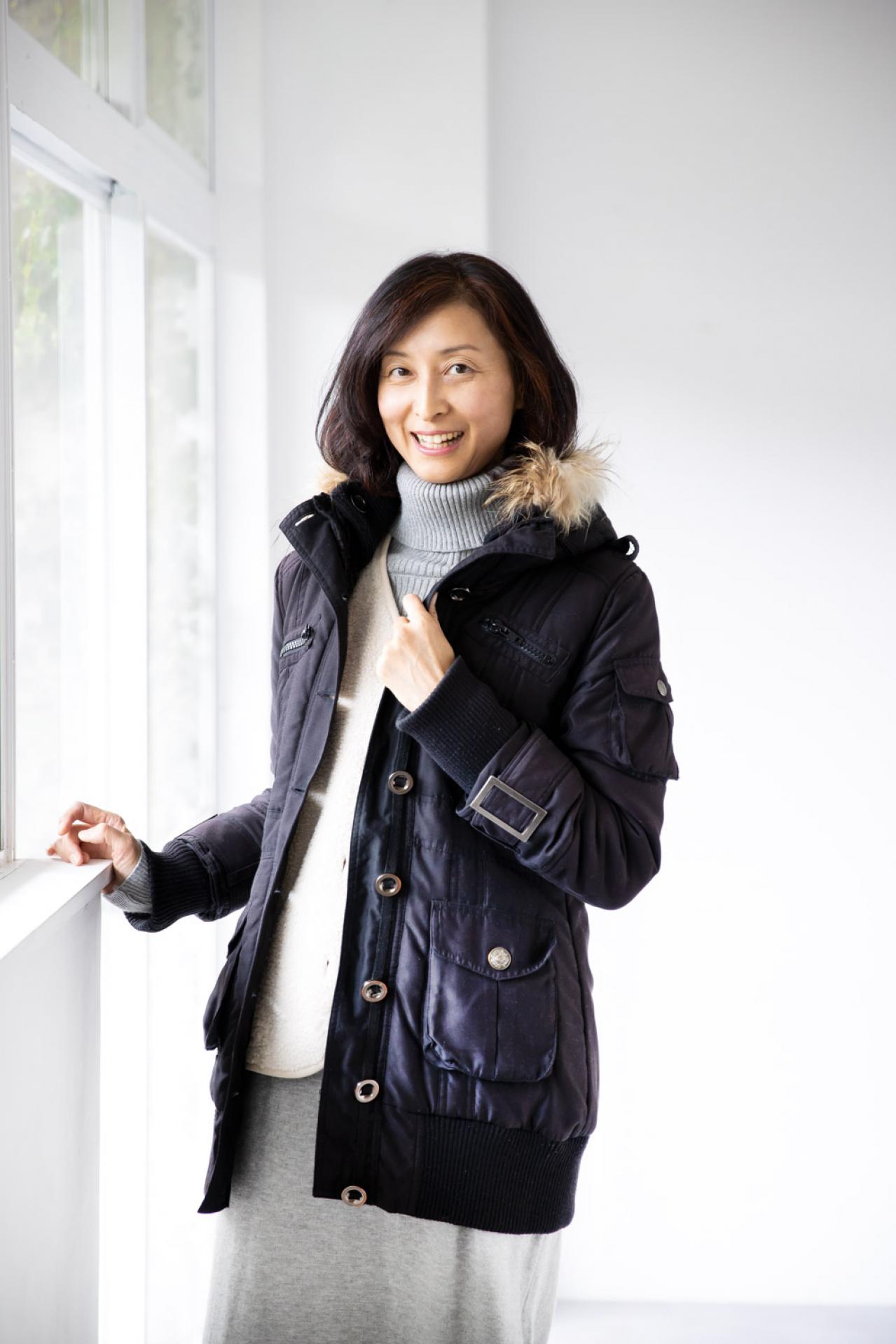 【50代の冬のお出かけスタイル】断捨離でおしゃれもリセット。残したのは着心地のいい服のみ｜能村貴子さん・53歳（画像4）