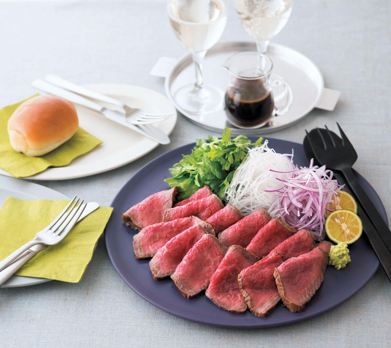 【年末年始の簡単ごちそうレシピ】作りおきしてアレンジもできる「和風ローストビーフ」（画像2）