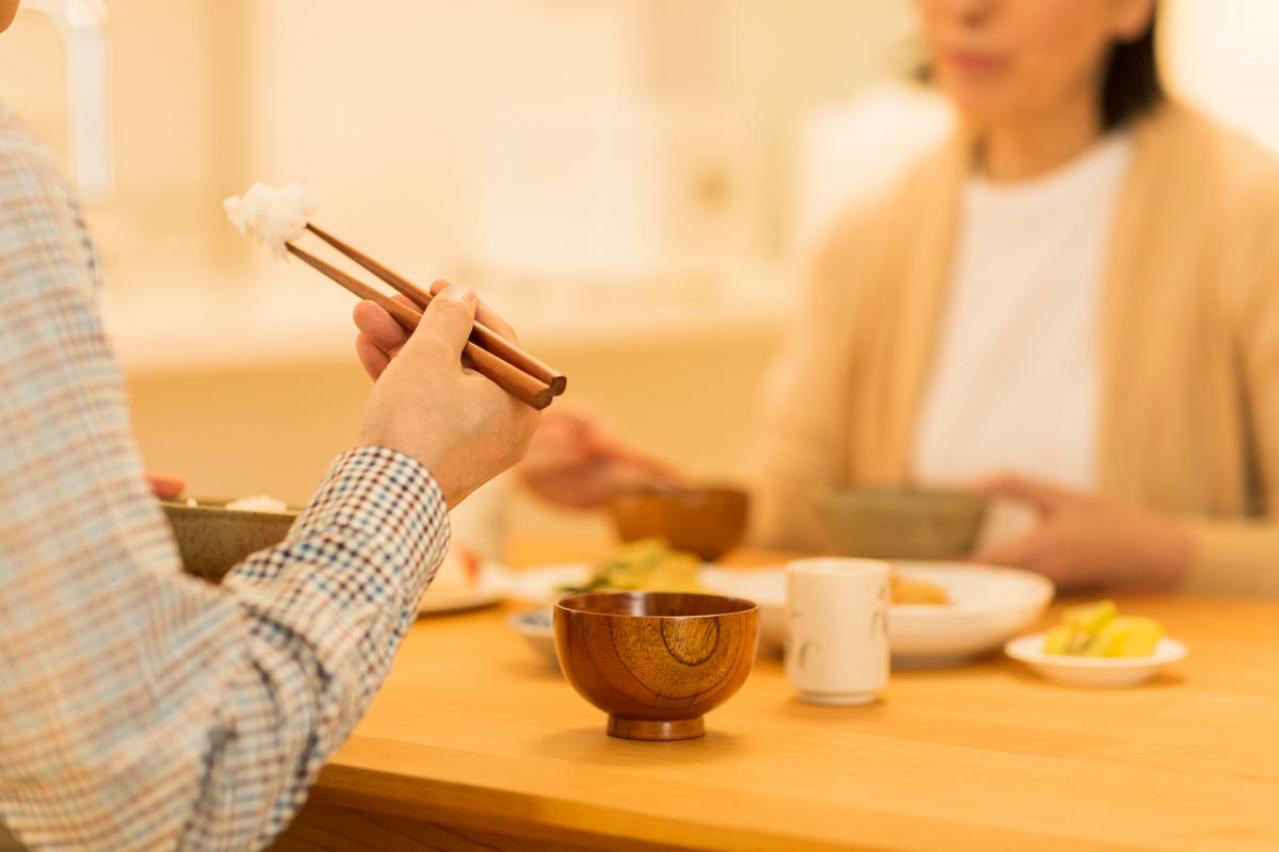 夫の役職定年がもうすぐ。家のローンもあるのに、収入が段階的に下がる50代をどう切り抜ける？井戸美枝さんがアドバイス