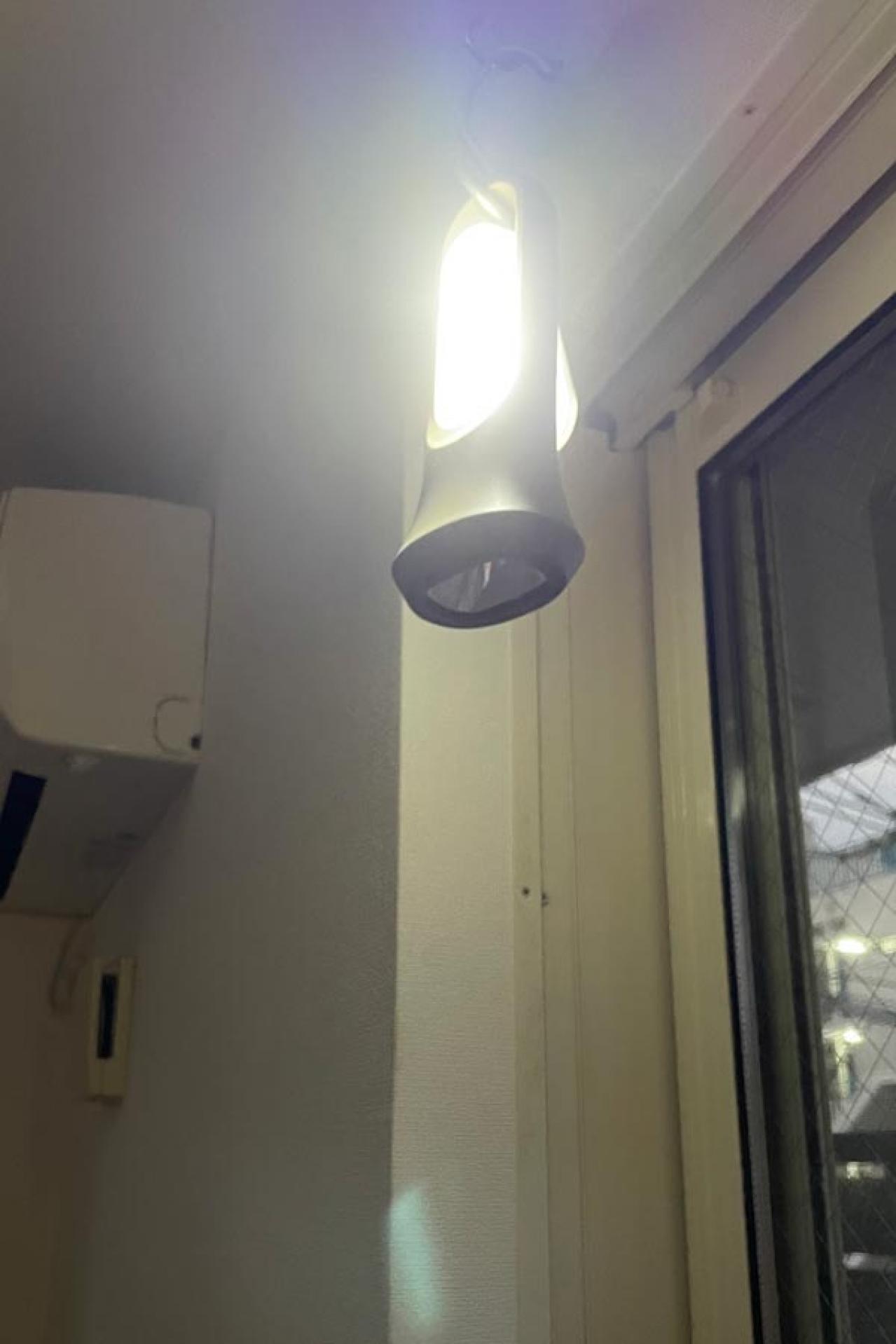 【スリコ】の防災グッズ 懐中電灯にもなるインテリアライト。置いても吊り下げてもOK！（画像3）