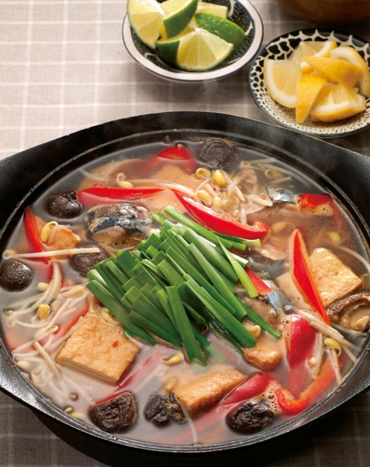 時短で栄養たっぷり！さば缶の鍋おすすめ2選「揚げ豆腐のさば缶雪見鍋」と「タイ風さば鍋」（画像3）