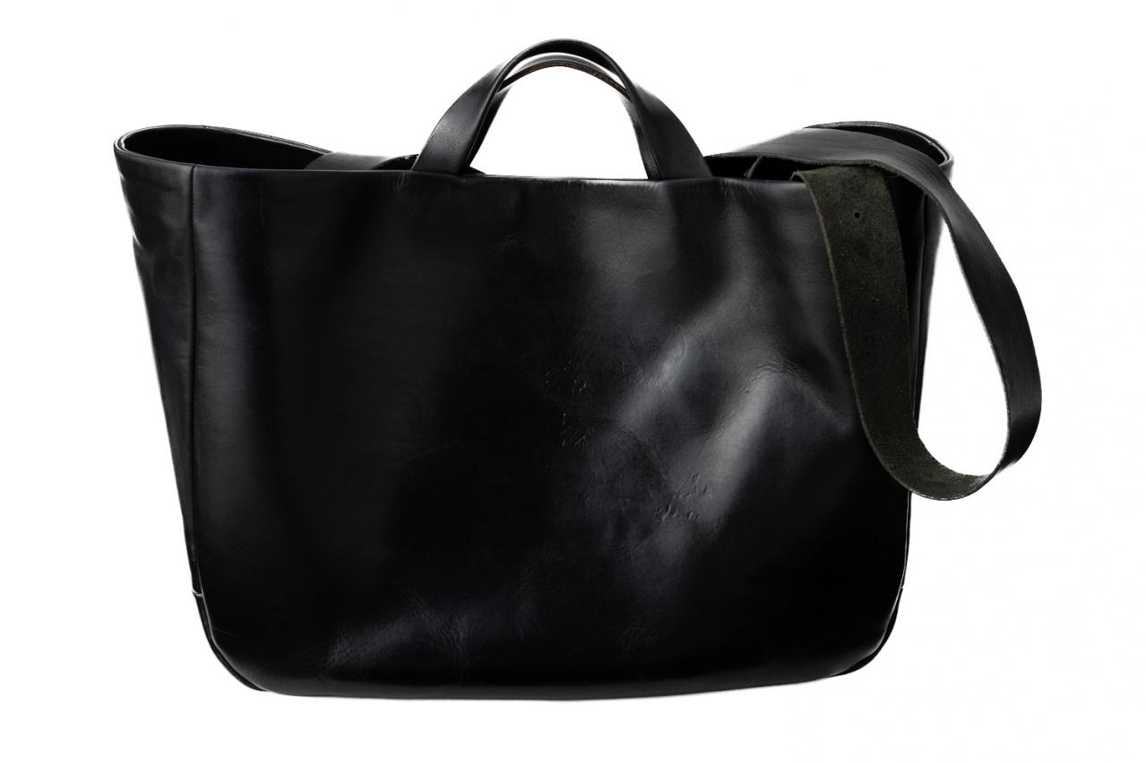 【大人ひとり旅】文筆家・甲斐みのりさんの「京都で甘いものと建築を楽しむ旅」のファッションと持ち物を拝見！（画像5）