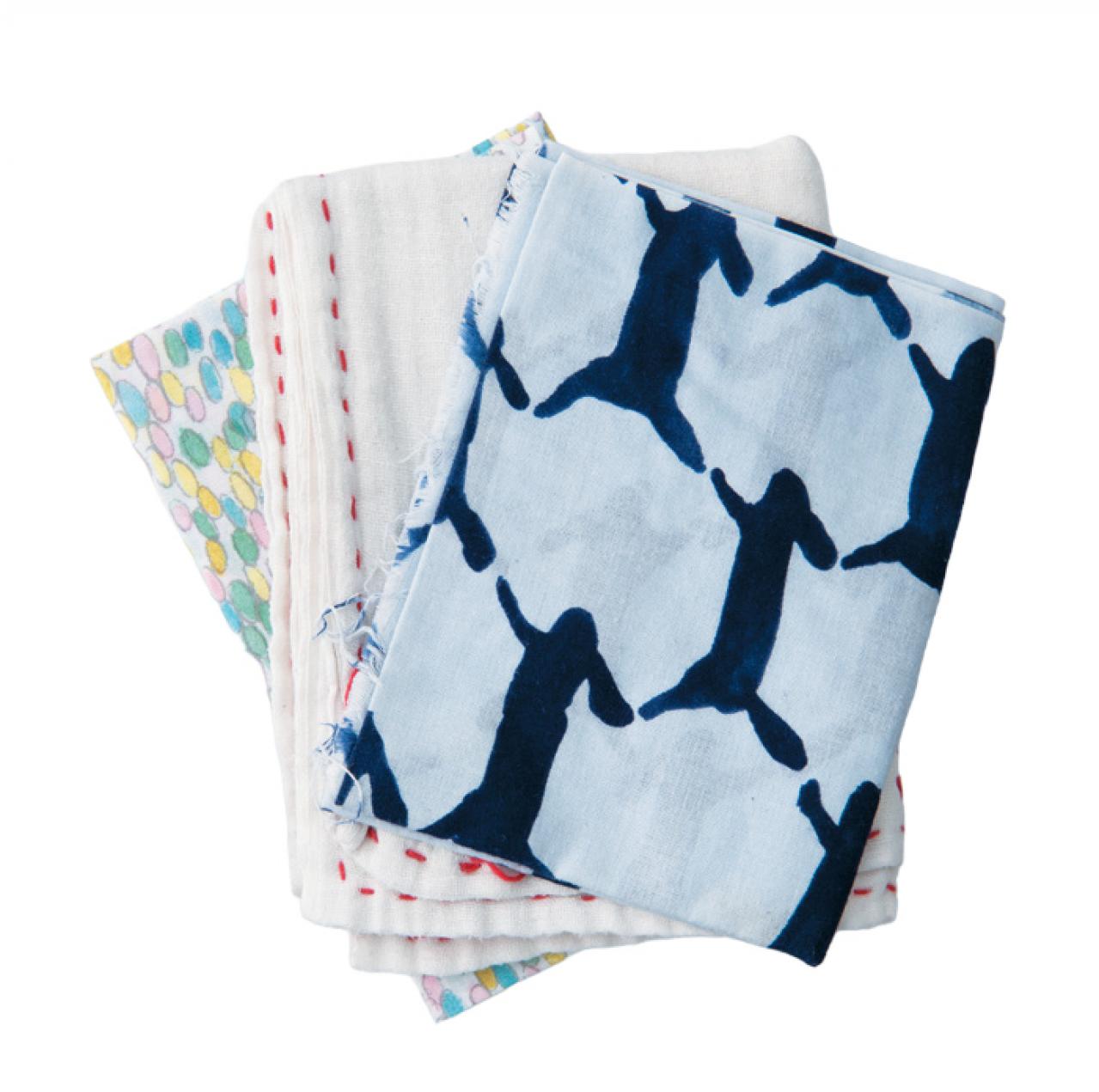 【大人ひとり旅】文筆家・甲斐みのりさんの「京都で甘いものと建築を楽しむ旅」のファッションと持ち物を拝見！（画像8）