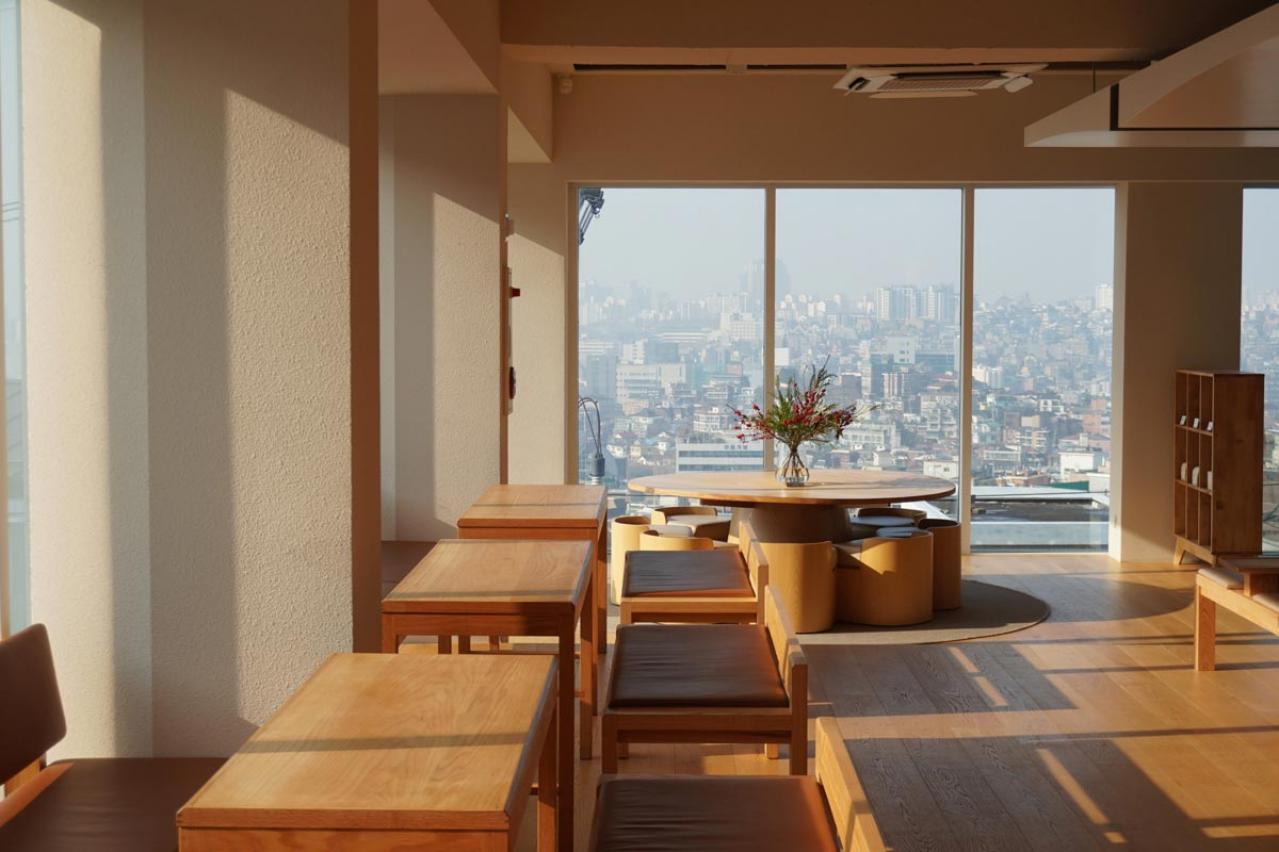 ソウル市内を見下ろせる最高の空間！南山の麓にあるカフェ＆フレグランスショップへ（画像2）