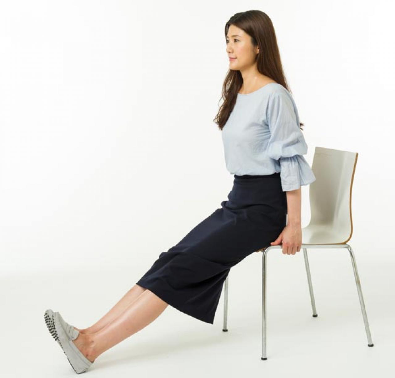 足から健康になる！椅子に座ったままできる「アキレス腱のばし」（画像4）