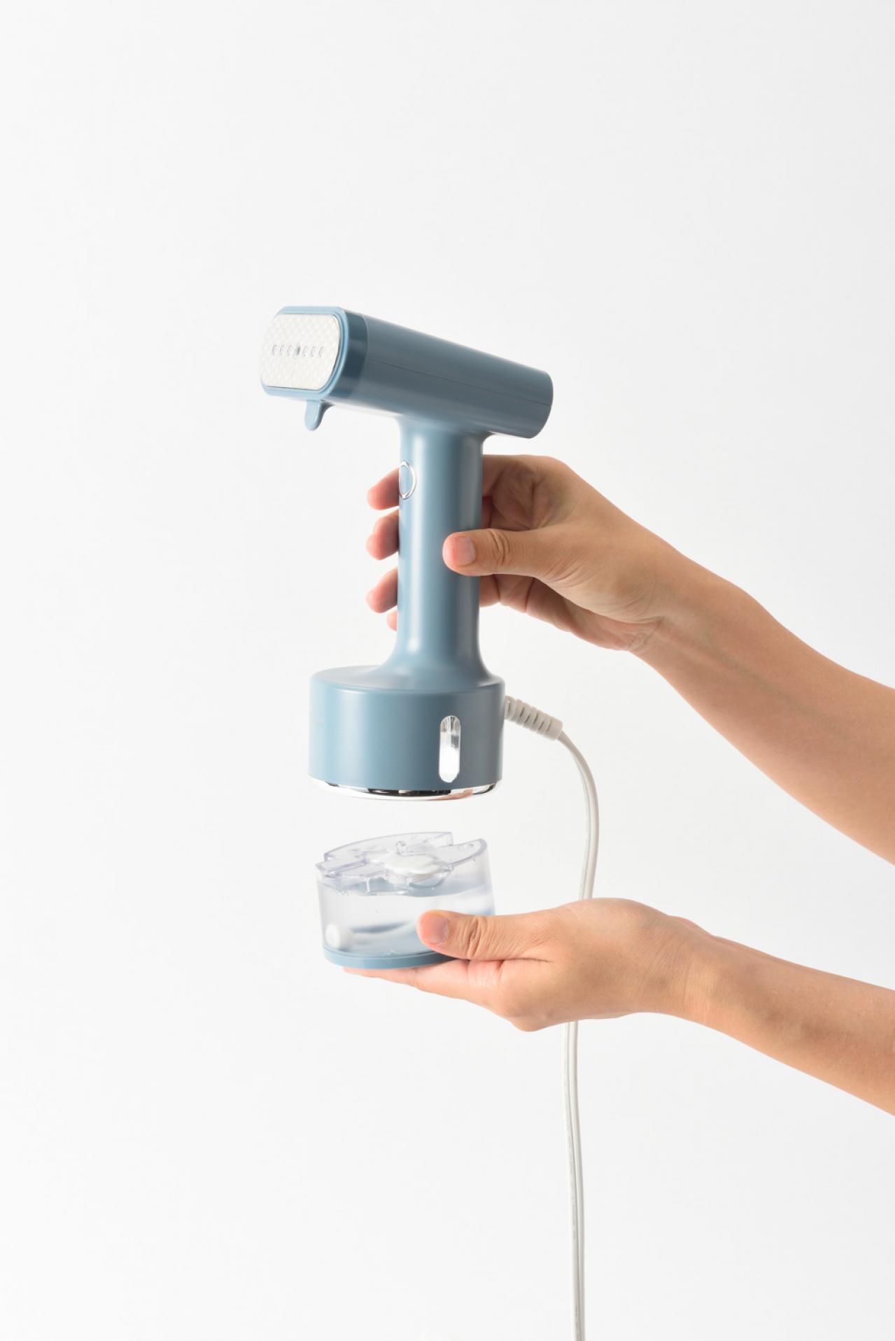 出かける前にさっとシワが伸ばせる【衣類スチーマー】3選。50代からは軽くておしゃれな一台を｜家電のプロ・神原サリーさんおすすめ（画像5）