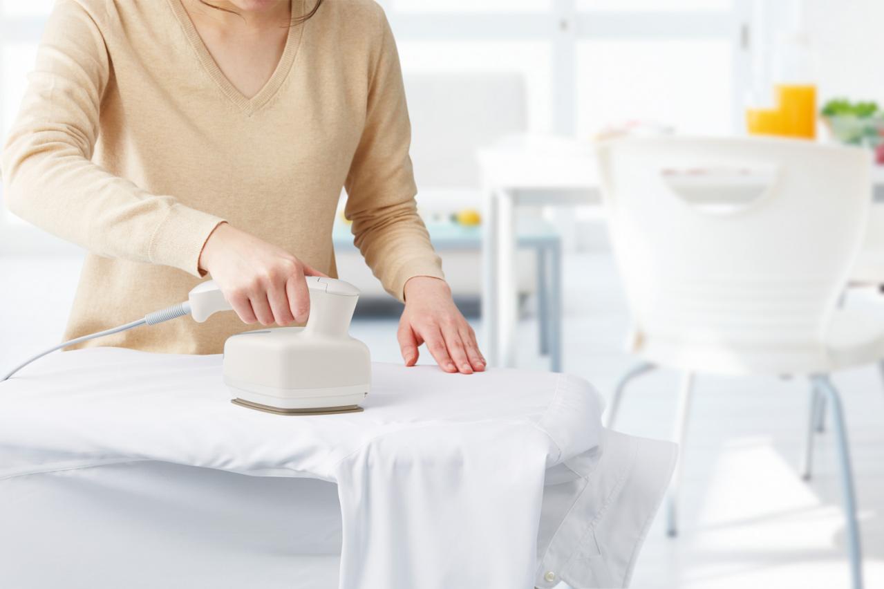 出かける前にさっとシワが伸ばせる【衣類スチーマー】3選。50代からは軽くておしゃれな一台を｜家電のプロ・神原サリーさんおすすめ（画像13）