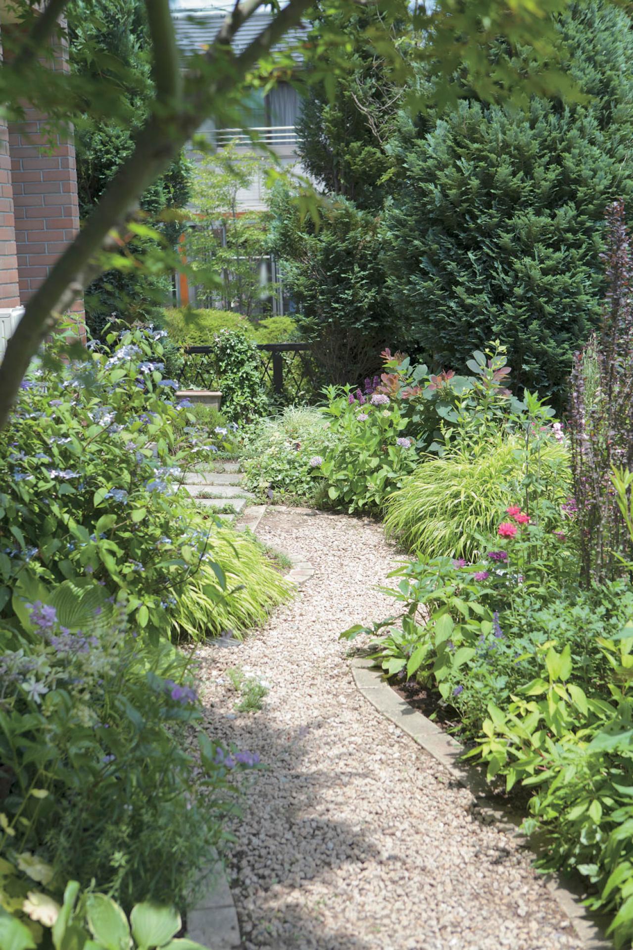 【狭い場所でのガーデニング】小さなスペースを無駄なく利用するアイデアとは？（画像4）