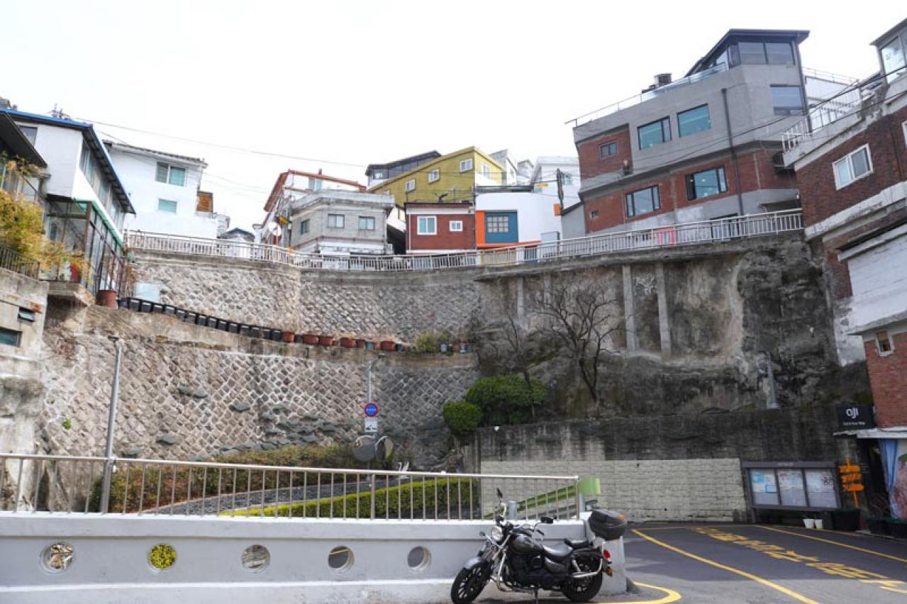 チャウヌの新境地が見られる！ ドラマ「ワンダフルワールド」のロケ地・梨花洞壁画村で韓国ののどかな風景に出合う（画像4）