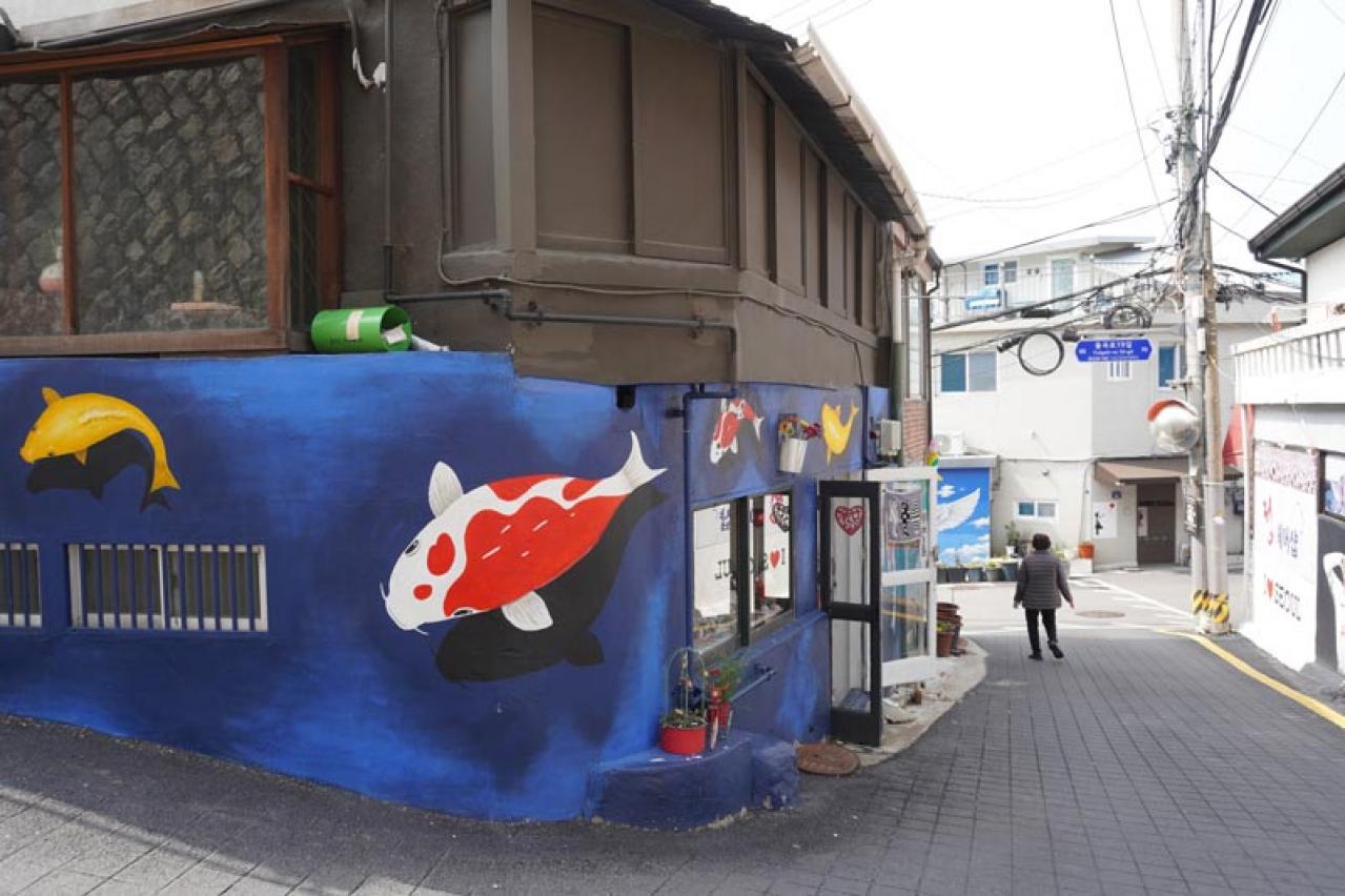 チャウヌの新境地が見られる！ ドラマ「ワンダフルワールド」のロケ地・梨花洞壁画村で韓国ののどかな風景に出合う（画像8）