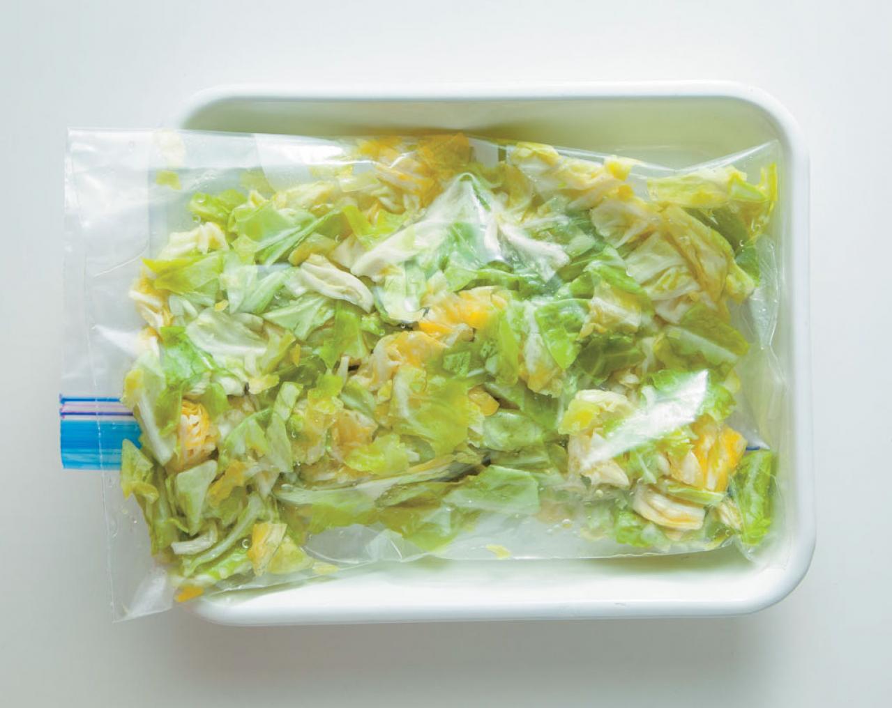 【春野菜のおかず】4日間保存できる「春キャベツの塩オリーブもみ」とアレンジレシピ2選（画像2）