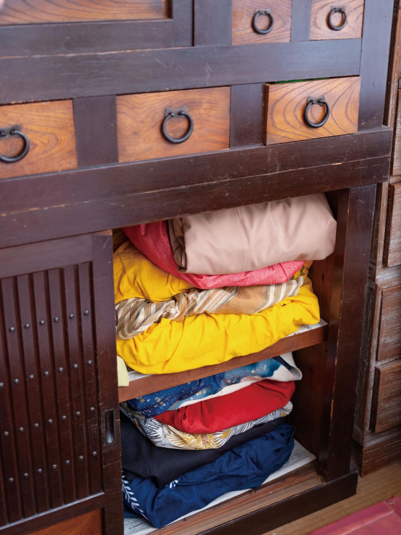 【モノがあっても心地いい家の秘訣】元ミス日本・伊藤千桃さん「自由なアイデアで骨董家具を収納棚にアレンジ」【後編】（画像10）