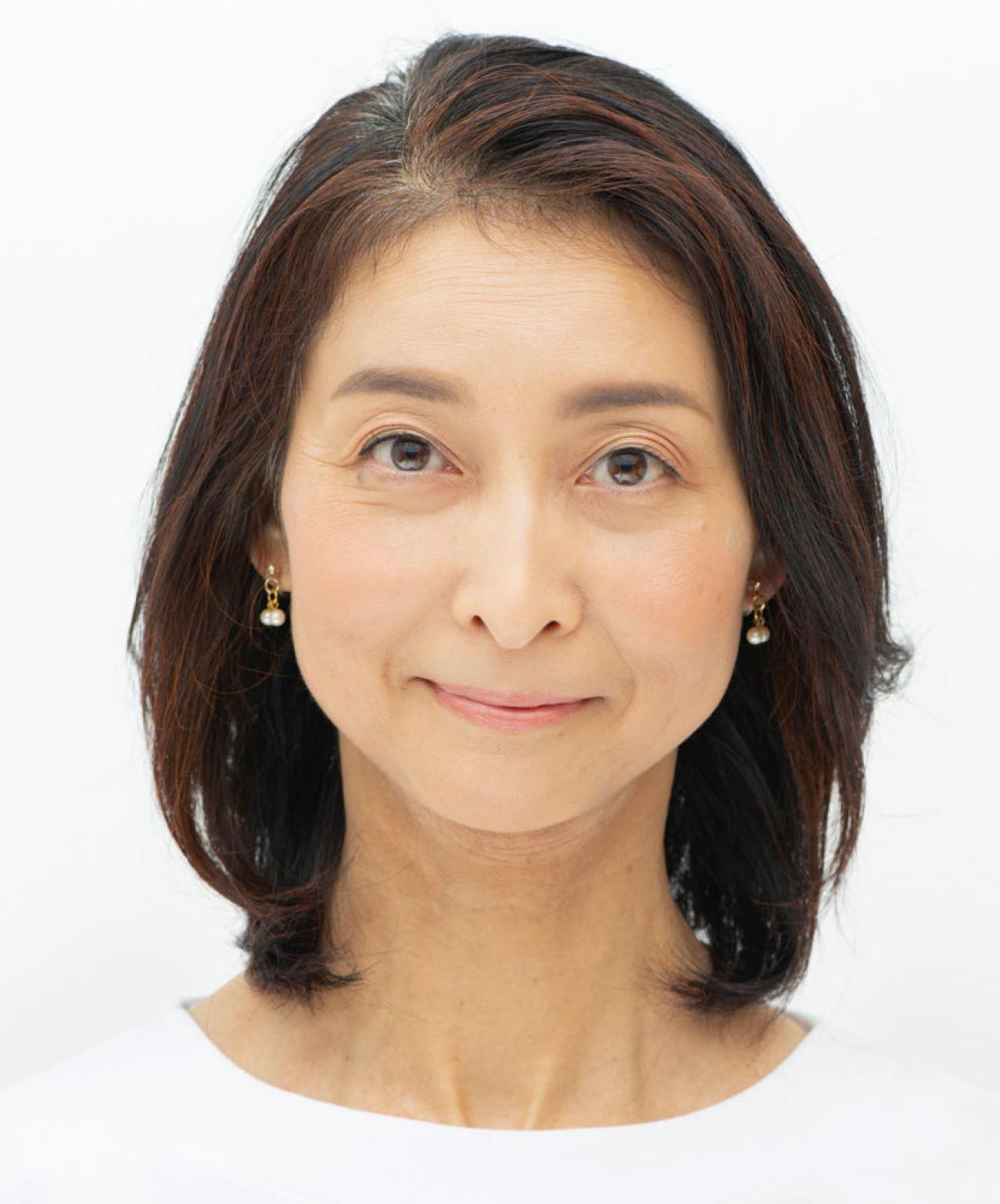 【50代からのメイク術】目力がアップし、5歳若返るアイラインの描き方とは？（画像9）