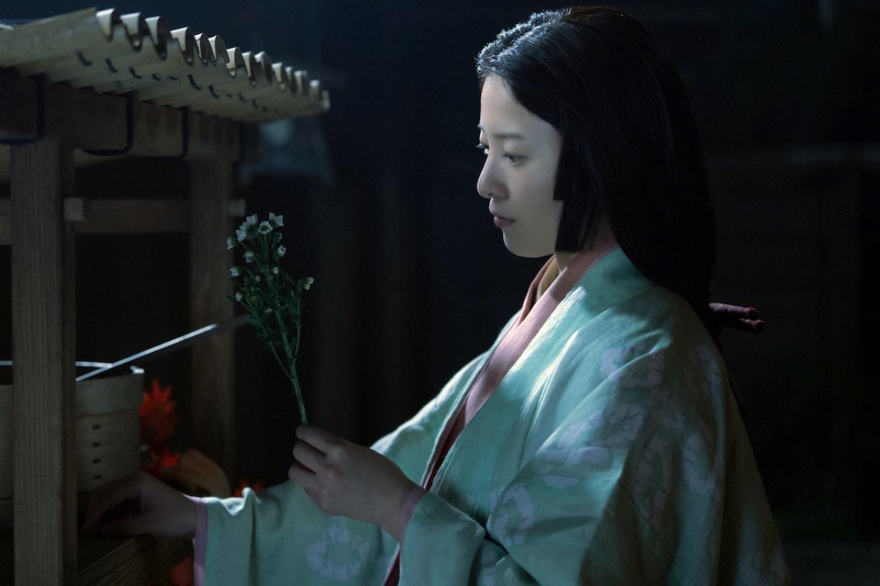 【光る君へ】右大臣となった藤原道長（柄本佑）。紫式部（吉高由里子）とかつて逢瀬を重ねた廃屋で再会を果たす二人