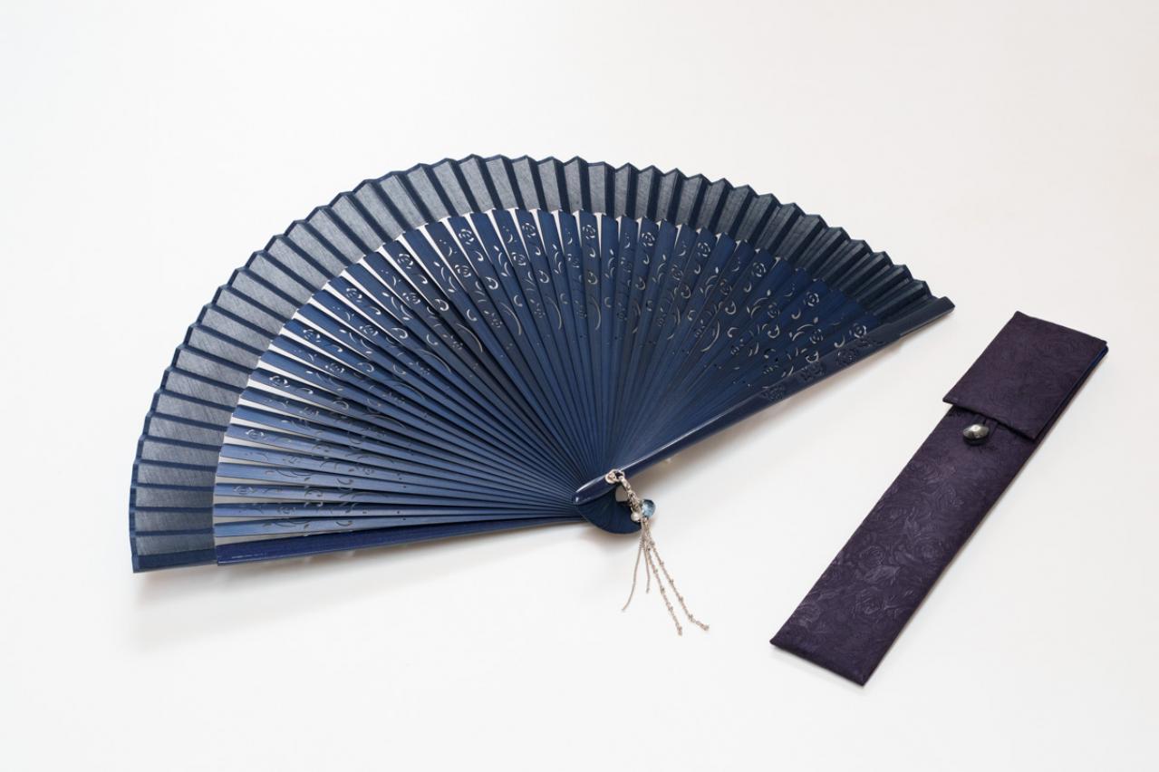 ネイビーバラ柄扇子