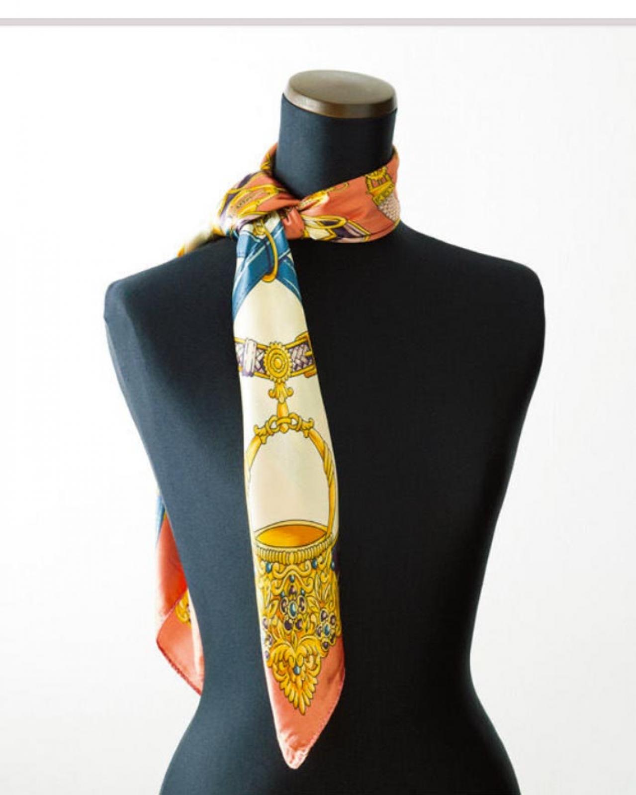 冷房対策にも！エレガントなスカーフの巻き方2選「ラッフル結び」と「固結び」（画像8）