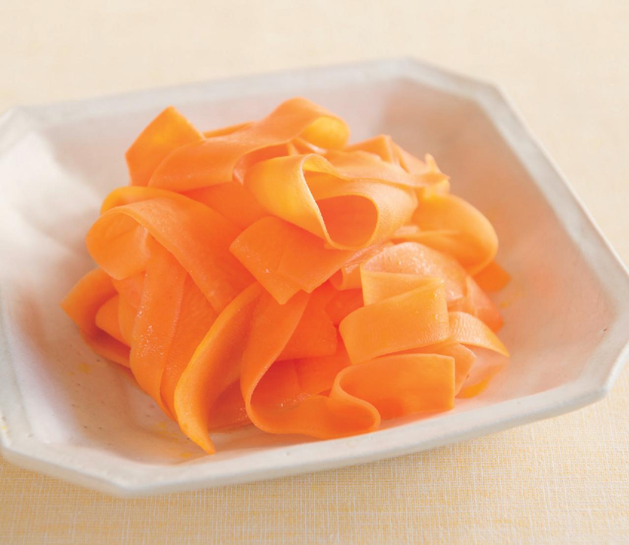 甘くてやわらかい！【春にんじんレシピ】 メインおかずとサブおかず2選「鶏肉の蒸し焼き」「レモン炒め」（画像2）