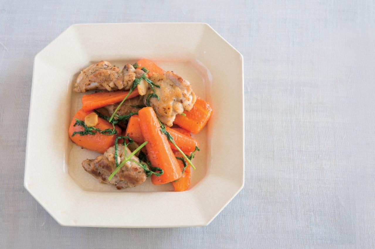 甘くてやわらかい！【春にんじんレシピ】 メインおかずとサブおかず2選「鶏肉の蒸し焼き」「レモン炒め」