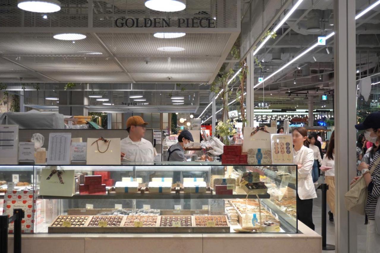 「涙の女王」クイーンズ百貨店の舞台となった汝矣島のザ・現代ソウルへ。スポンサーのメガ・コーヒーもチェック！（画像9）